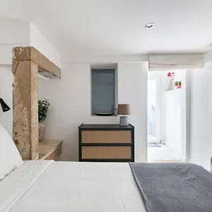 https://central-lisbon-patio.hotels-lisbon-portugal.com